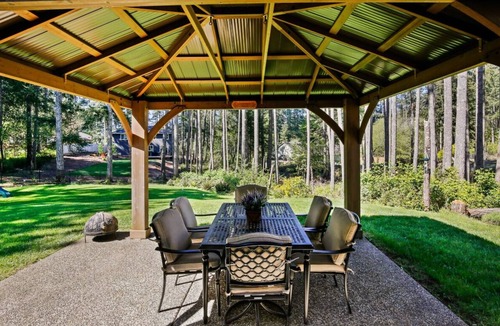 Port Orchard House | Marvelous 3-bedroom house with AC in Port Orchard located minutes from Wye Lake.