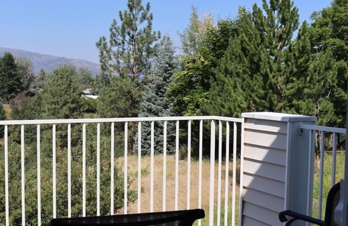 Moose Can Gully Condo | Marvelous Mountain-View Condo