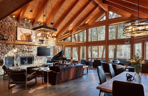 Grantsdale Cabin | Mayfly Cabin Room at TBMC