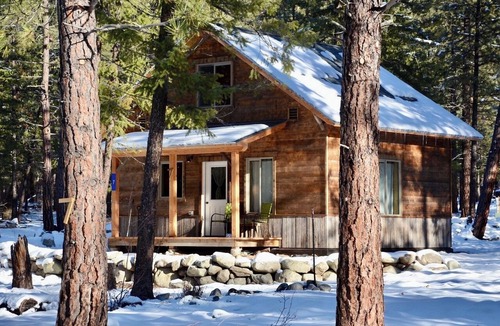 Mazama Cabin | Mazama Trails Kidds Cabin! 200 ft from Ski Trail!