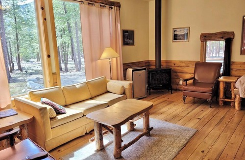 Mazama Cabin | Mazama Trails Laundry House-Dog Friendly&Close to Ski Trail!