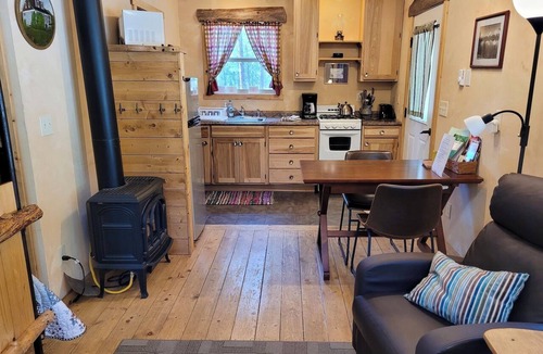 Mazama Apartment | Mazama Trails Studio Cottage-200 ft from Ski Trail