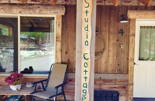 Mazama Apartment | Mazama Trails Studio Cottage-200 ft from Ski Trail