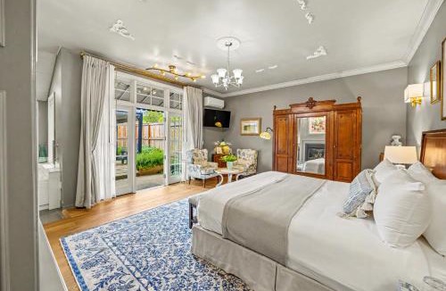 Jacksonville Hotel | McCully House Inn