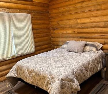 Gardiner House | McDonald Cabin #5 next to YNP