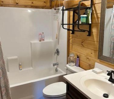 Gardiner House | McDonald Cabin #6 next to YNP