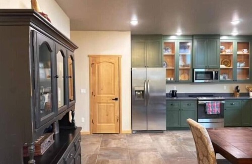 New Meadows House | Meadow Creek golf, sauna, views!