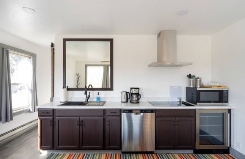 Stanley Cabin | Meadow Creek Suite #11