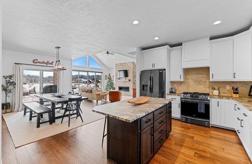 McCall House | Meadowbright VIsta - Large driveway - Clubhouse with pool & hot tub - River - Luxury
