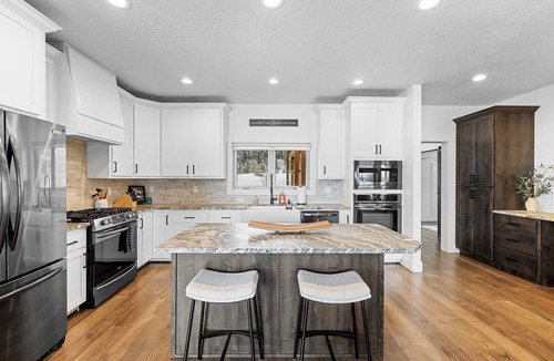 McCall House | Meadowbright VIsta - Large driveway - Clubhouse with pool & hot tub - River - Luxury