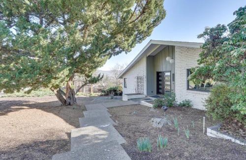 Medford House | Medford Vacation Rental w/En-Suite Bathrooms!