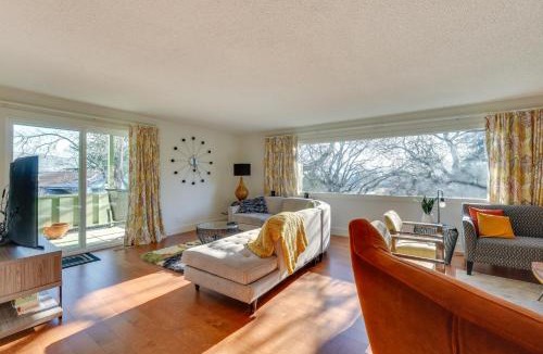 Medford House | Medford Vacation Rental w/En-Suite Bathrooms!