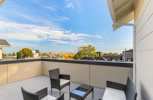 Capitol Hill Apartment | Meleys Crimson Keep Driftmarks Suite