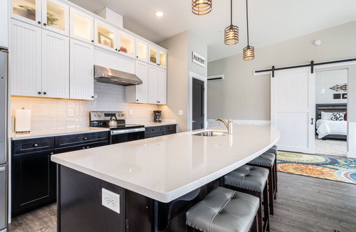 Manson Condo | Memorable Lake and Mountain Views Luxury Penthouse