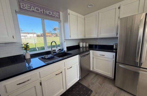 Oak Harbor House | Memorable Ocean View Sunsets Near Beach & Town Vacation Escape w Activities