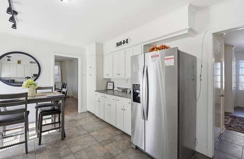 Whitehaven House | Memphis Stay Near Graceland-Sleeps 10