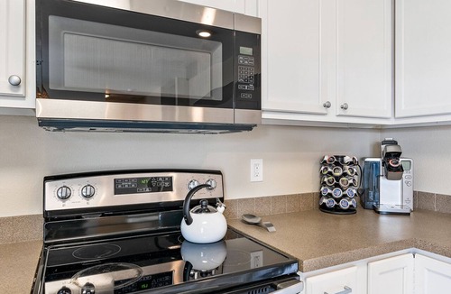 Meridian House | 🌞 Meridian BNB - 4BR/2.5BA Huge Backyard: Near Eagle, Star, Boise, The Village