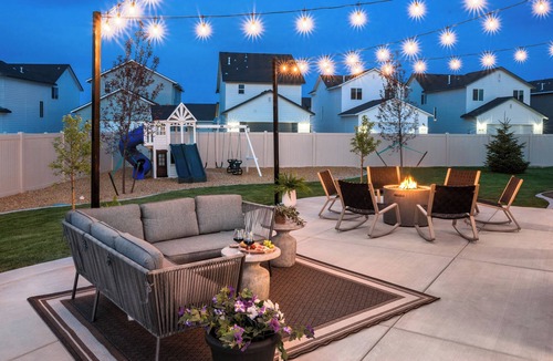 Meridian House | Meridian Luxury | 5BR Resort Style, Game Room, BBQ, Fire Pit, Hot Tub