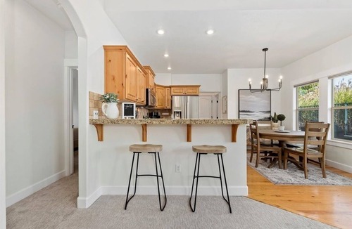 Meridian House | Meridian Patio Home with Games, Seasonal Pool, Close to EVERYTHING! Pet friendly