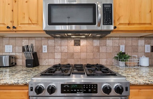 Meridian House | Meridian Patio Home with Games, Seasonal Pool, Close to EVERYTHING! Pet friendly