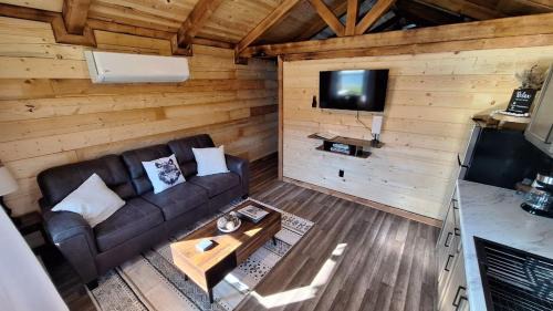 Superior House | Micham's Clark Fork River Retreat River Front, Mountain View Fire Pit Cabin 5
