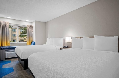 Georgetown Hotel | Microtel Inn by Wyndham Georgetown