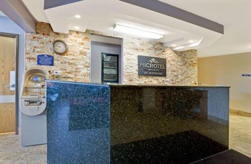 Roseville Hotel | Microtel Inn & Suites by Wyndham Detroit Roseville