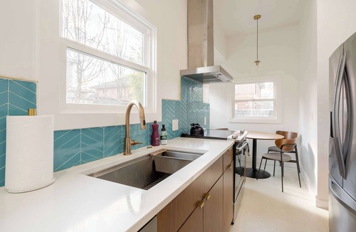 Sunnyside House | Mid-Century Dream | 2BR/2BA | Heart of Hawthorne