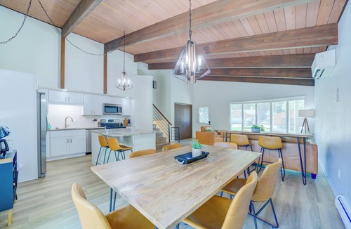 Beachwood-Bluffton House | Mid-Century Modern with a "Star Wars" Twist