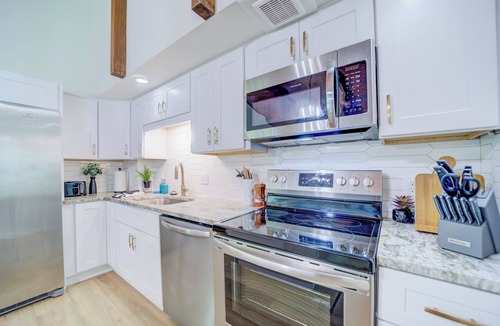 Beachwood-Bluffton House | Mid-Century Modern with a "Star Wars" Twist