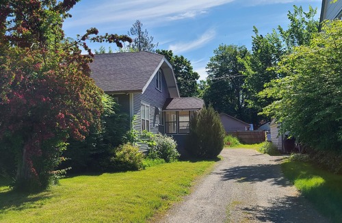 Garden District House | Mid town/downtown Bungalow. Fully furnished. great location to lake and shops