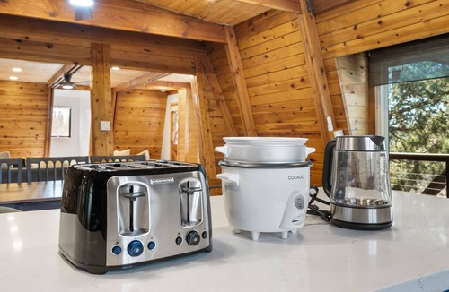 Williams Cabin | Mighty Moose, Epic Game Lodge Near Grand Canyon Sleeps 10