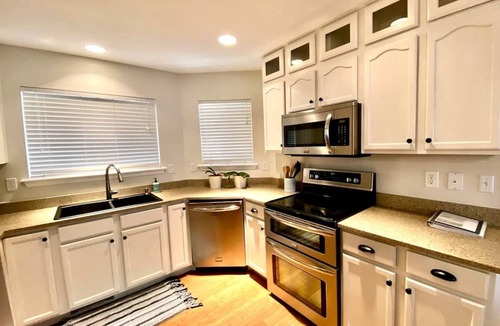 McCall House | Mile High Mountain Retreat: Hot Tub, Dog-Friendly, Walk to Downtown