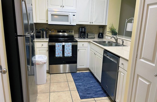 Ono Island Condo | MILLION DOLLAR VIEW WITH PRIVATE PARKING SLEEPS 6, BOOK 7 DAYS GET 10% DISCOUNT!