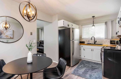 Lansing House | Mindfully Mellow | 3Bd 1Bath - Berwick