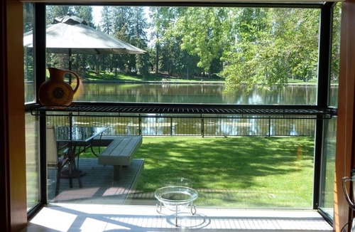 Bend House | Mirror Pond bungalow
