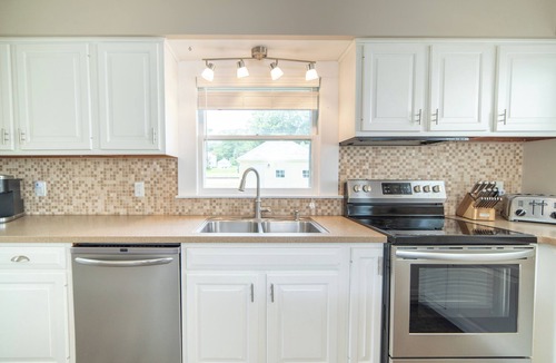 Princeton House | Mississippi Hideaway- Beautiful River Views! Relax & Unwind in this Cozy 3 Bdrm.