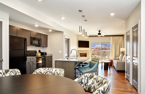 Moab Resort | Moab | Desert Basecamp Retreat | Pool + Hot Tub | 2BR