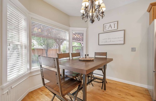 Meridian House | Model like home w/2 KING Beds, Dedicated Office, & Private Hot Tub in Quiet Neighborhood