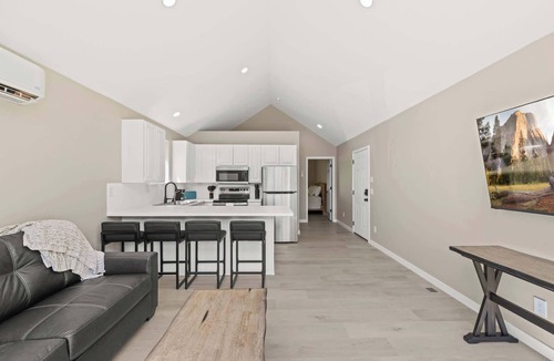 Coeur d'Alene Apartment | Modern 1BR With Garage and Yard Near Downtown CDA