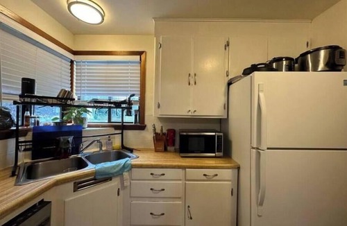 Northgate House | Modern 2 Bedrooms in Northgate, Close to Downtown