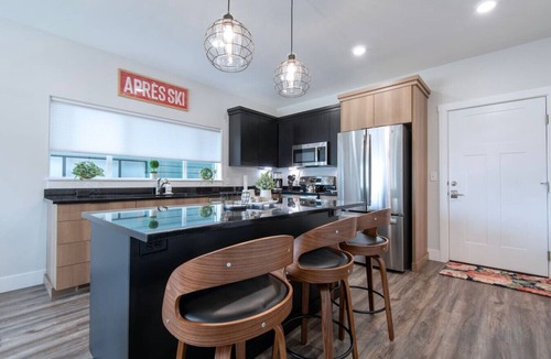 Driggs Villa | Modern 2-BR Townhome w/Garage, AC & Workspace