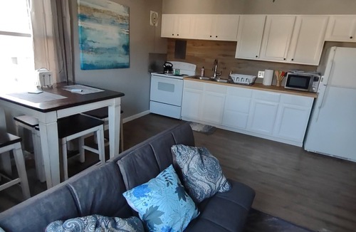 Garden District Apartment | Modern 2BR Apt in Buzzing Midtown CDA