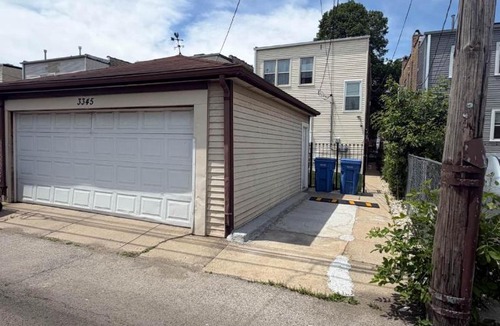 Avondale Apartment | Modern 2BR Avondale with Free Parking Near CTA
