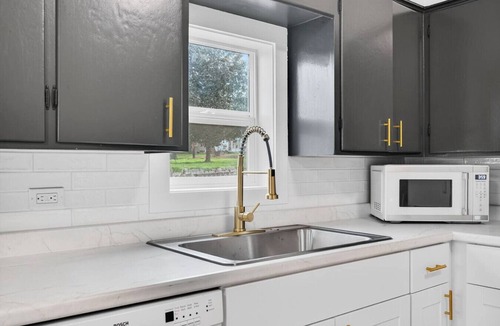 Lewiston House | Modern 3 bedroom Home in Prime Location! 7 guests