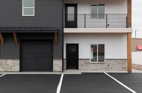 Shelley Apartment | Modern 3-Bedroom Townhouse in the Heart of Shelley - Unit 2