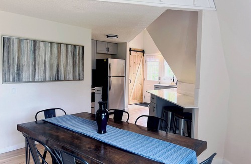 Eatonville Apartment | Modern 3BR Dome away from Home w/Hot Tub, Fire Pit ~ 22 mi to Mt. Rainier