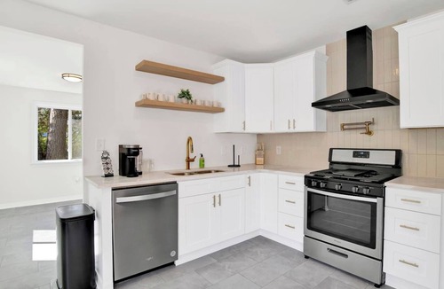 Mobile House | Modern 3BR Near Downtown | Perfect for Nurses