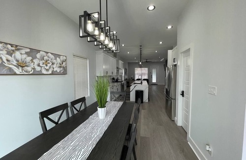 Fall Creek Place House | Modern 4BR/5BA Downtown Indpls