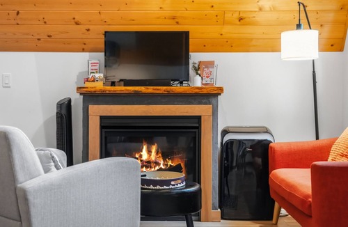 Stevenson Cabin | Modern A-Frame Cabin w/Soaking Tub | PNW Retreat